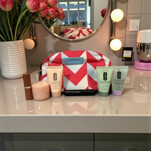 💕CLINIQUE💕7-Piece Skincare & Makeup Bundle/NIP